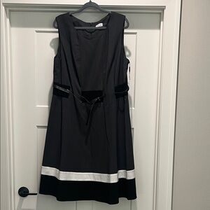 NEW Calvin Klein Charcoal, Black and White Dress With Belt